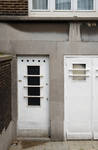 Avenue de l'Université 106, Ixelles, entrée de service et de garage (© ARCHistory/APEB, photo 2020)