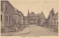 Castel Fleurisquare, Watermaal-Bosvoorde, oude foto. Op de achtergrond, 'Le Castel Fleuri' (XIXe eeuw) en links, nummers 4-6  van arch. Louis Tenaerts (© Verzameling postkaarten Brussels Art Deco Society)