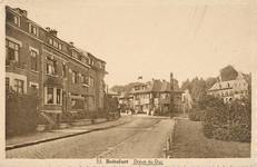 Drève du Duc, vue ancienne. À droite 'Le Castel Fleuri' (XIXe siècle) et au centre les 9-11 drève du Duc (© www.delcampe.net)