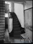 Rue de la Seconde Reine 5, Uccle, escalier, photo d'époque (Coll.CIVA/AAM, Brussels - W.Kessels © 2019, SOFAM) <a href='https://kessels.ideesculture.fr/index.php/Detail/objects/2123/lang/nl_NL' target=_blank>Plus d'informations à propos de cette photo</a>